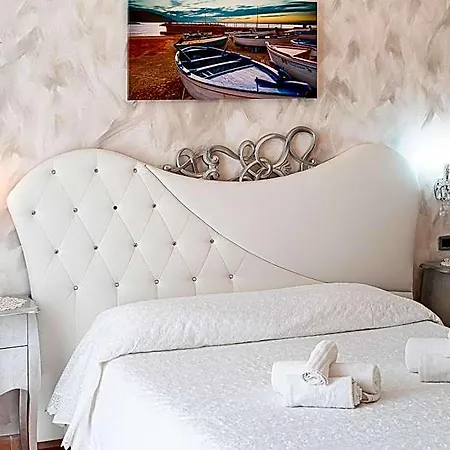 Isca Della Chitarra Bed And Charme 3*